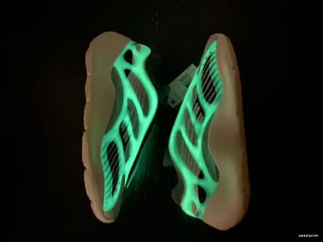 V3 Salt ID1674 700 Fade Yeezy Adidas 0514